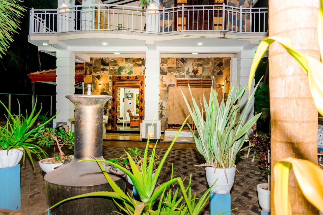 ホテル House Of Richness ネゴンボ エクステリア 写真